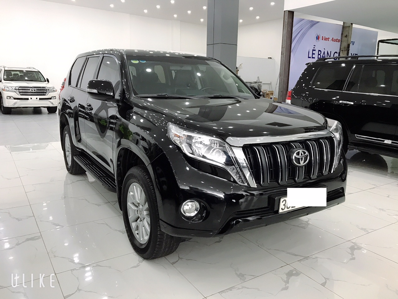 Toyota Prado TXL 2016 - Bán xe Toyota Prado TXL sản xuất 2016 đăng ký T11.2016 tên công ty, xe lăn bánh 43.000km, dàn lốp còn theo xe đẹp