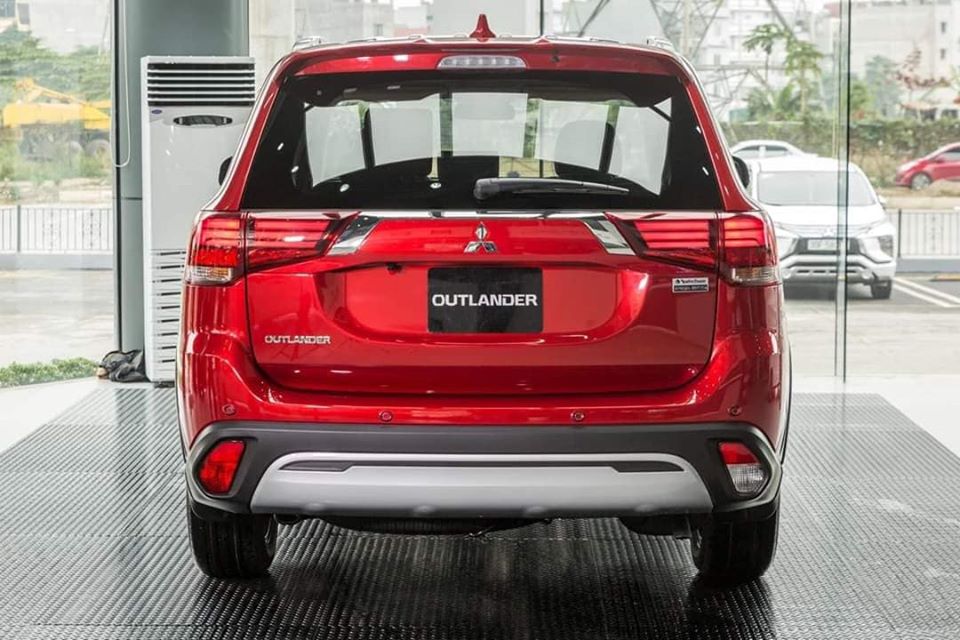 Mitsubishi Outlander CVT 2020 - Bán Mitsubishi Outlander 2020, giá chỉ 825 triệu. 0961537111 em Hùng