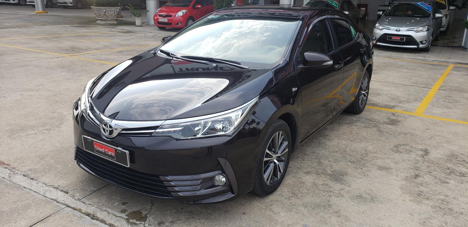 Toyota Corolla altis 2018 - Cần bán lại xe Toyota Corolla Altis 2018, màu nâu