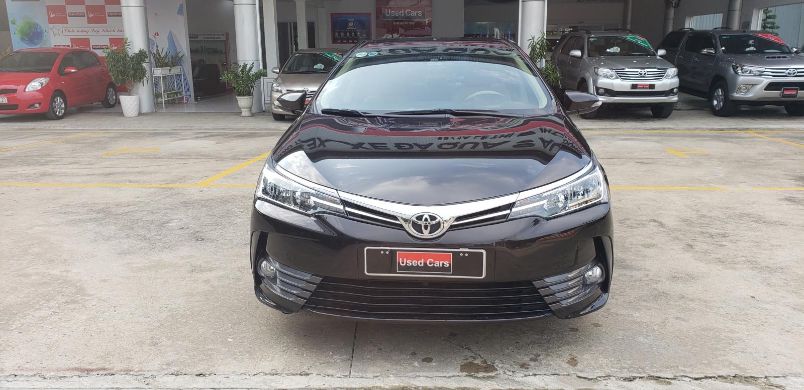 Toyota Corolla altis 2018 - Cần bán lại xe Toyota Corolla Altis 2018, màu nâu