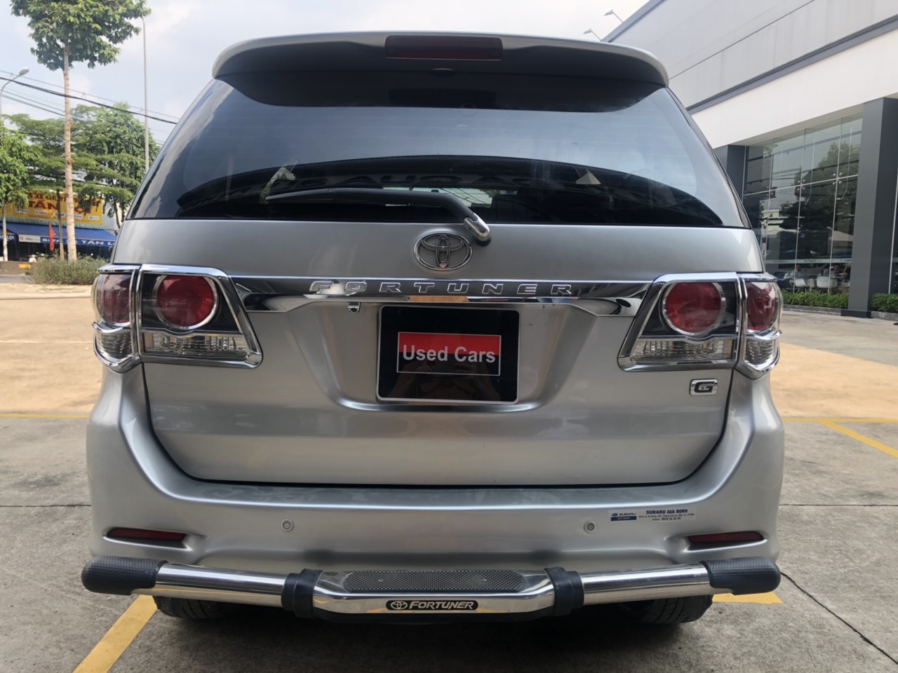 Toyota Fortuner G 2015 - Cần bán xe Toyota Fortuner G sản xuất 2015, màu bạc, chạy ít 88.900km giá còn fix mạnh