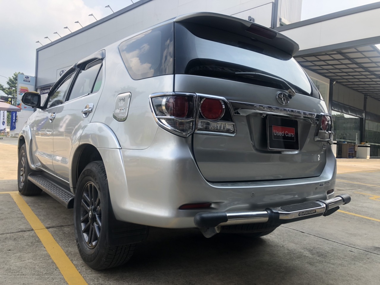 Toyota Fortuner G 2015 - Cần bán xe Toyota Fortuner G sản xuất 2015, màu bạc, chạy ít 88.900km giá còn fix mạnh