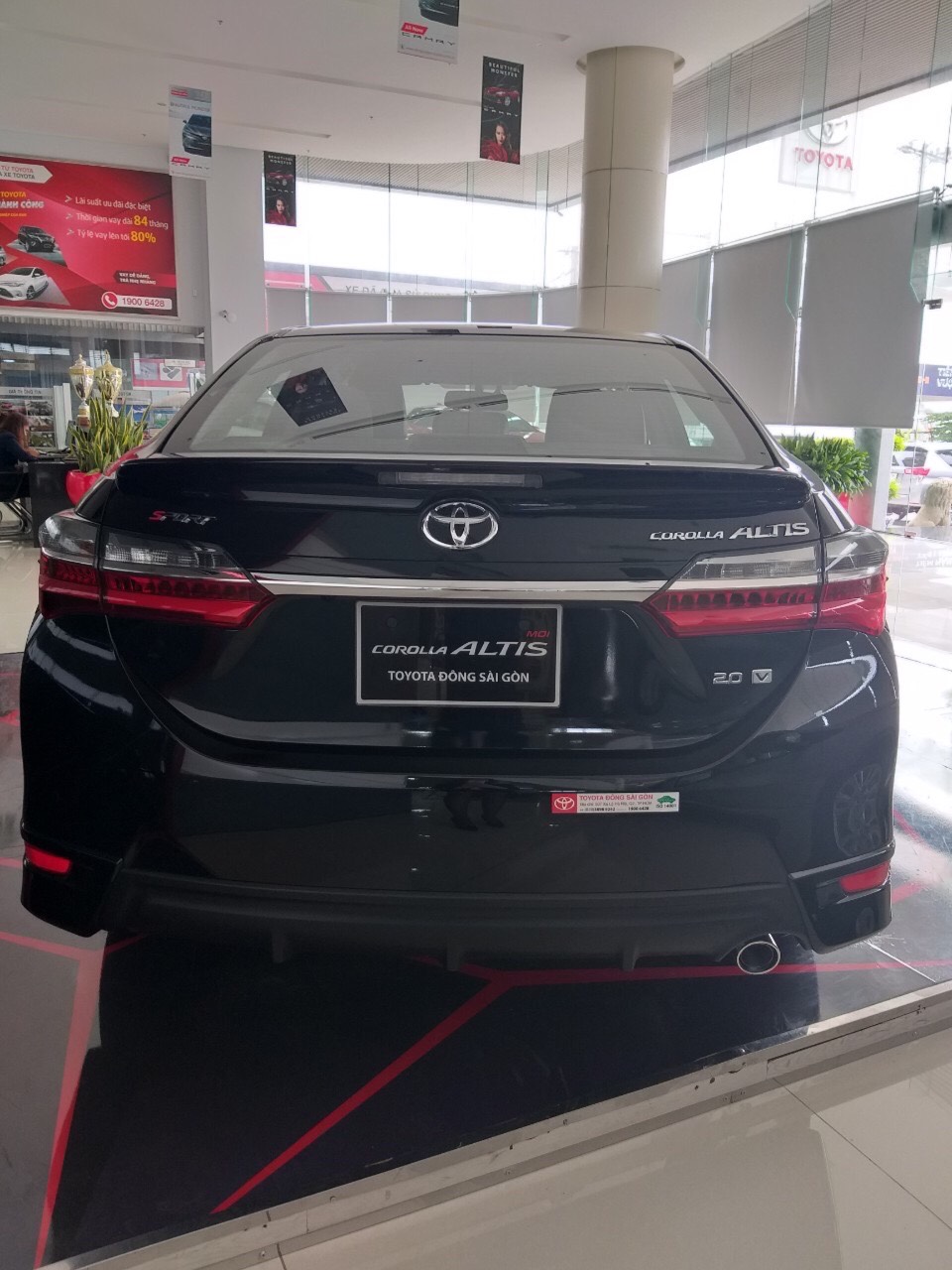 Toyota Corolla altis 1.8E MT 2019 - Bán xe Toyota Corolla altis 1.8E MT đời 2019, màu đen