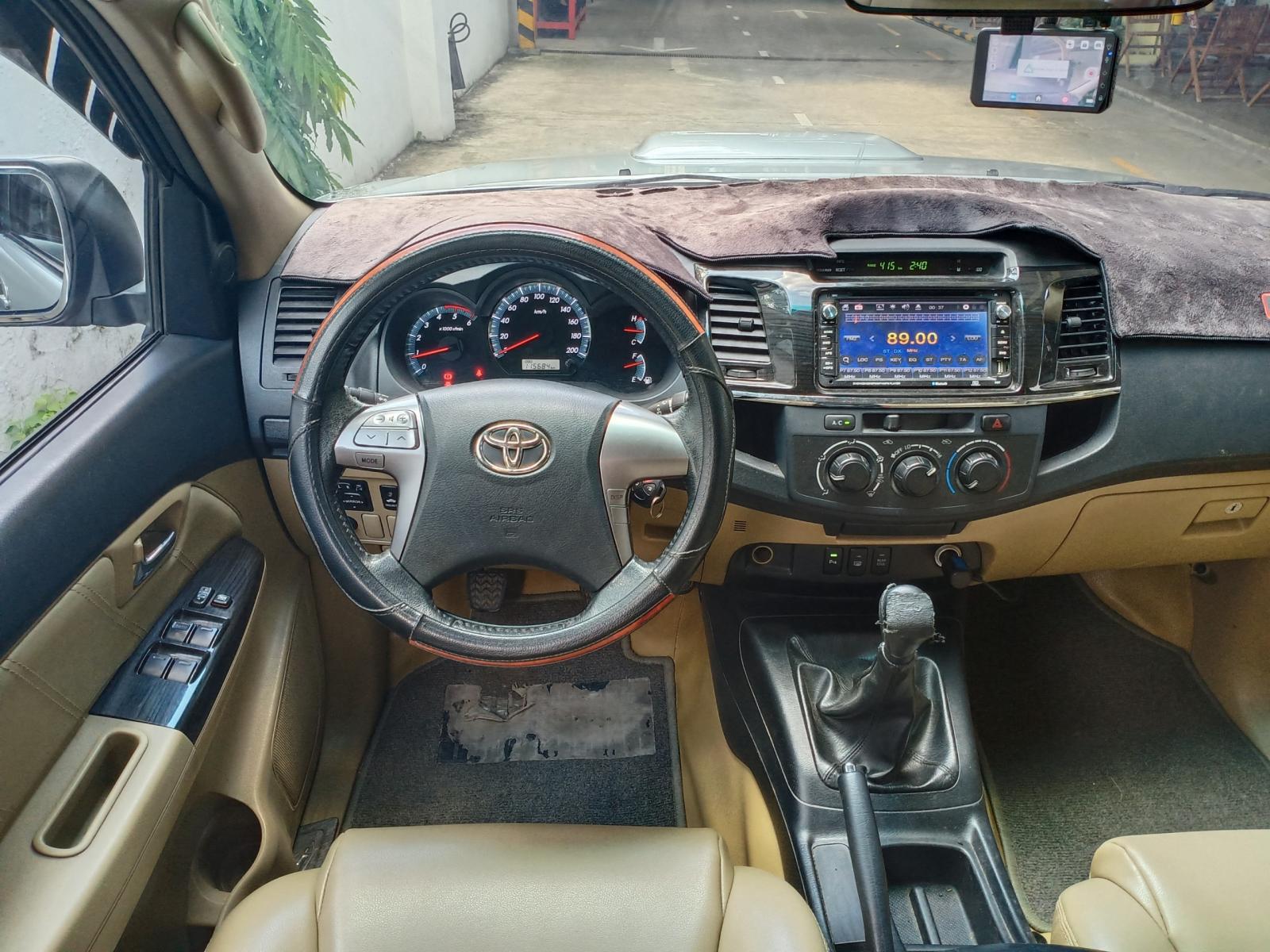 Toyota Fortuner 2015 - Bán xe Fortuner G sx 2015 màu bạc, xe chất nhận nhiều ưu đãi 