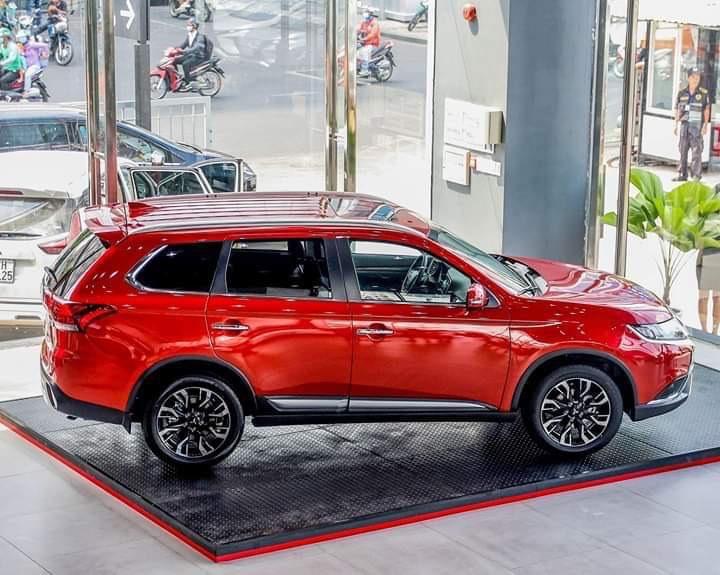 Mitsubishi Outlander 2.0 CVT Premium 2020 - Thông tin Giảm 50% phí trước bạ cho dòng xe Outlander mới, cam kết giá tốt nhất toàn quốc