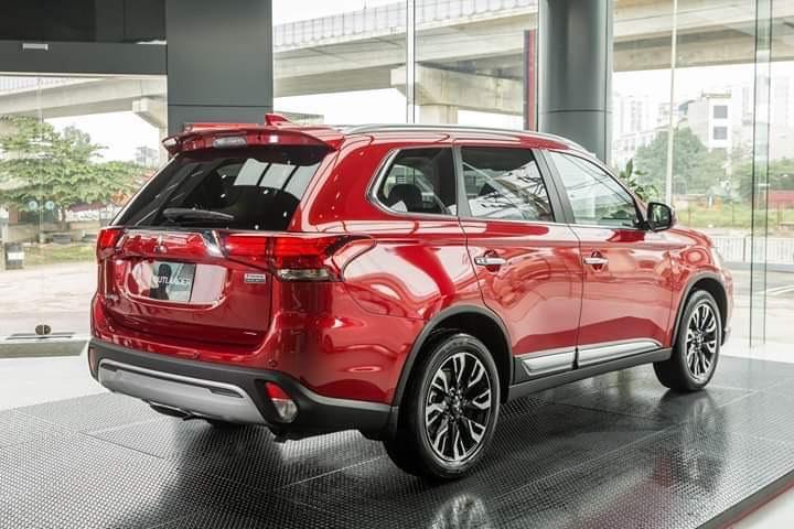 Mitsubishi Outlander 2.0 CVT Premium 2020 - Thông tin Giảm 50% phí trước bạ cho dòng xe Outlander mới, cam kết giá tốt nhất toàn quốc