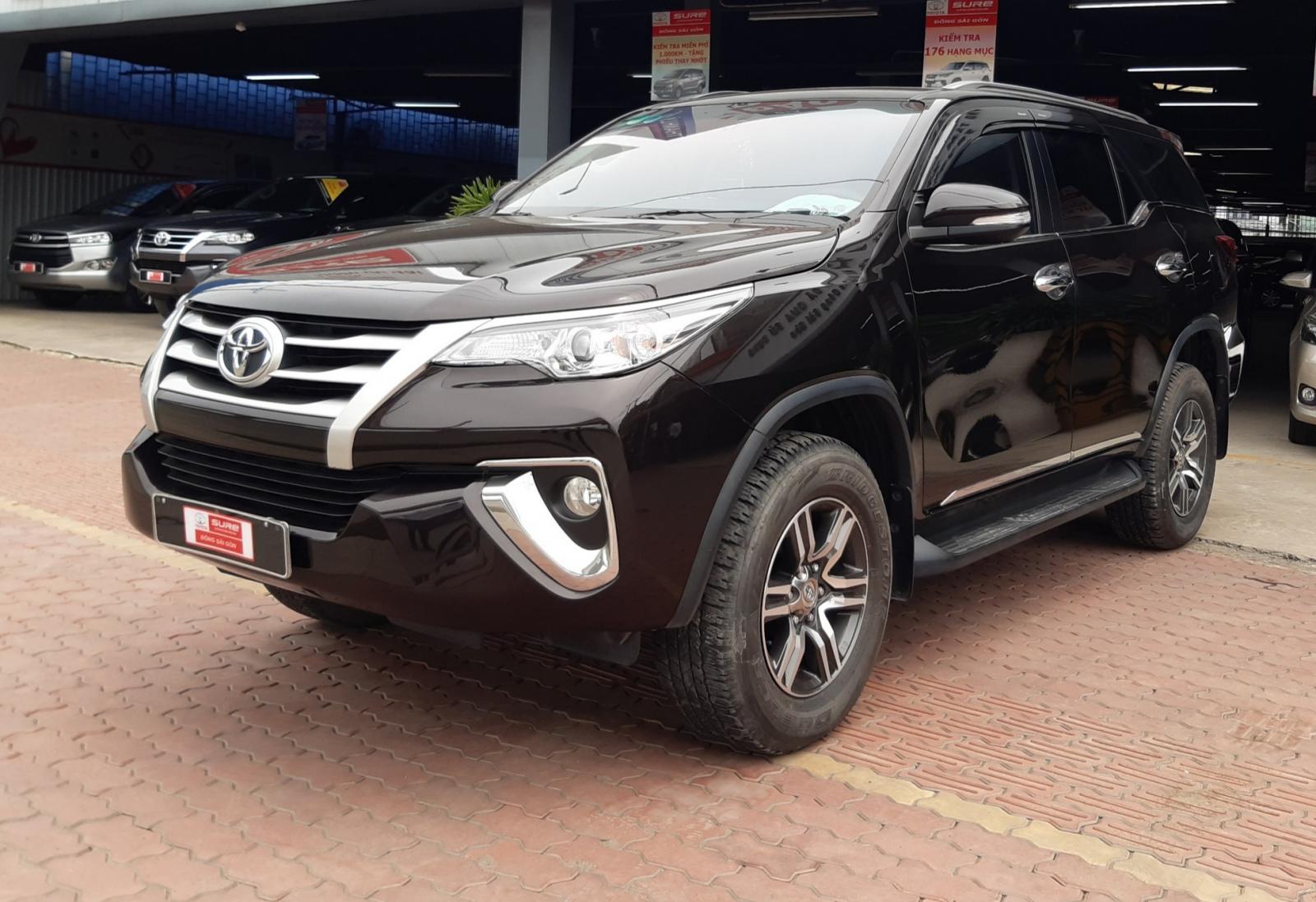 Toyota Fortuner 2.4 MT 2017 - Cần bán gấp Toyota Fortuner 2.4 MT đời 2017, màu nâu, nhập khẩu chính hãng 