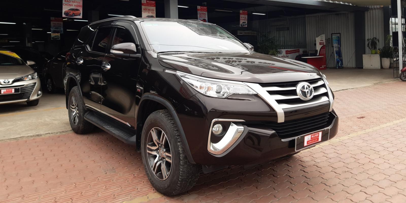 Toyota Fortuner 2.4 MT 2017 - Cần bán gấp Toyota Fortuner 2.4 MT đời 2017, màu nâu, nhập khẩu chính hãng 