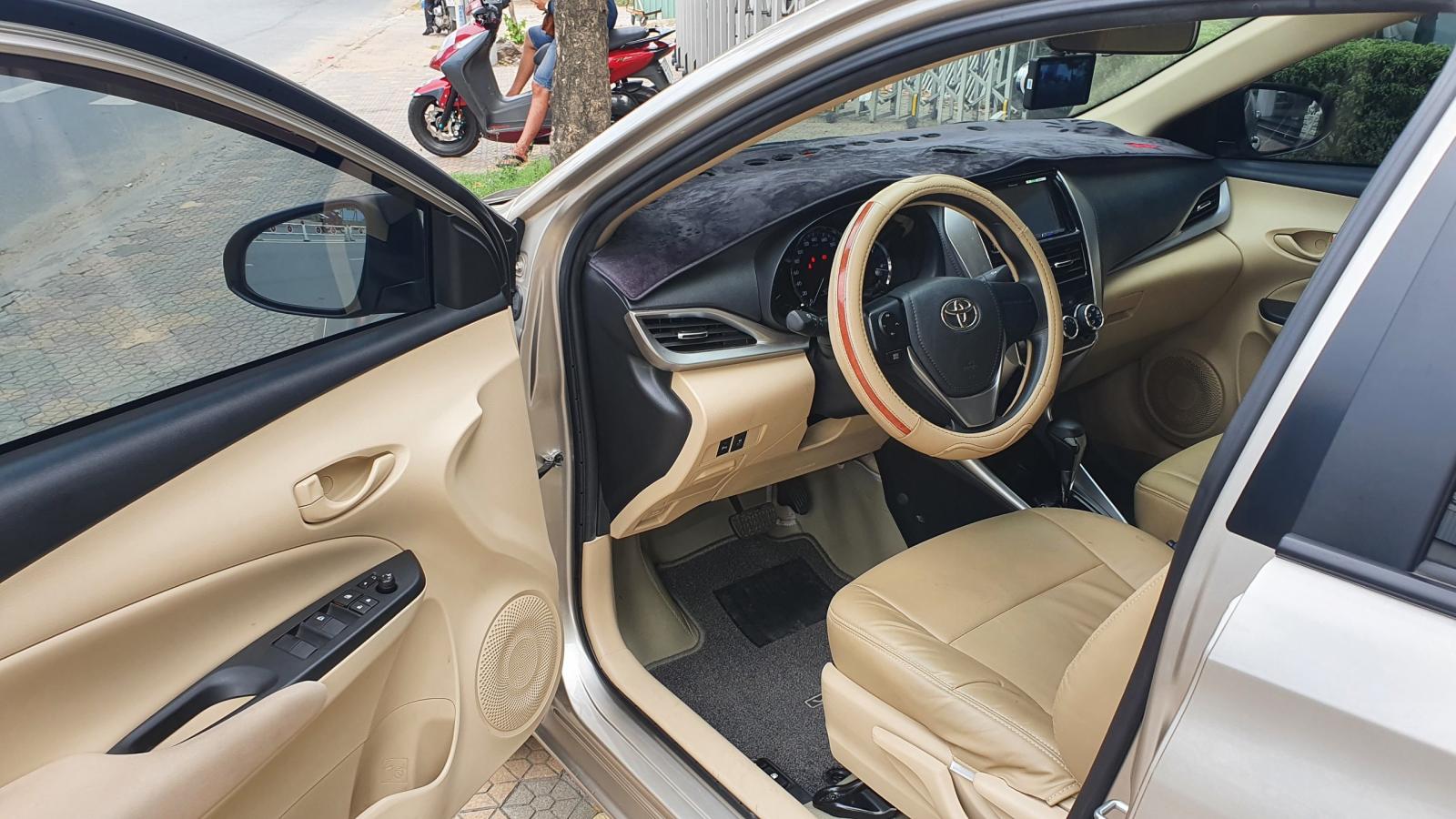 Toyota Corolla altis 2019 - Cần bán lại xe Toyota Corolla altis đời 2019, xe gia đình