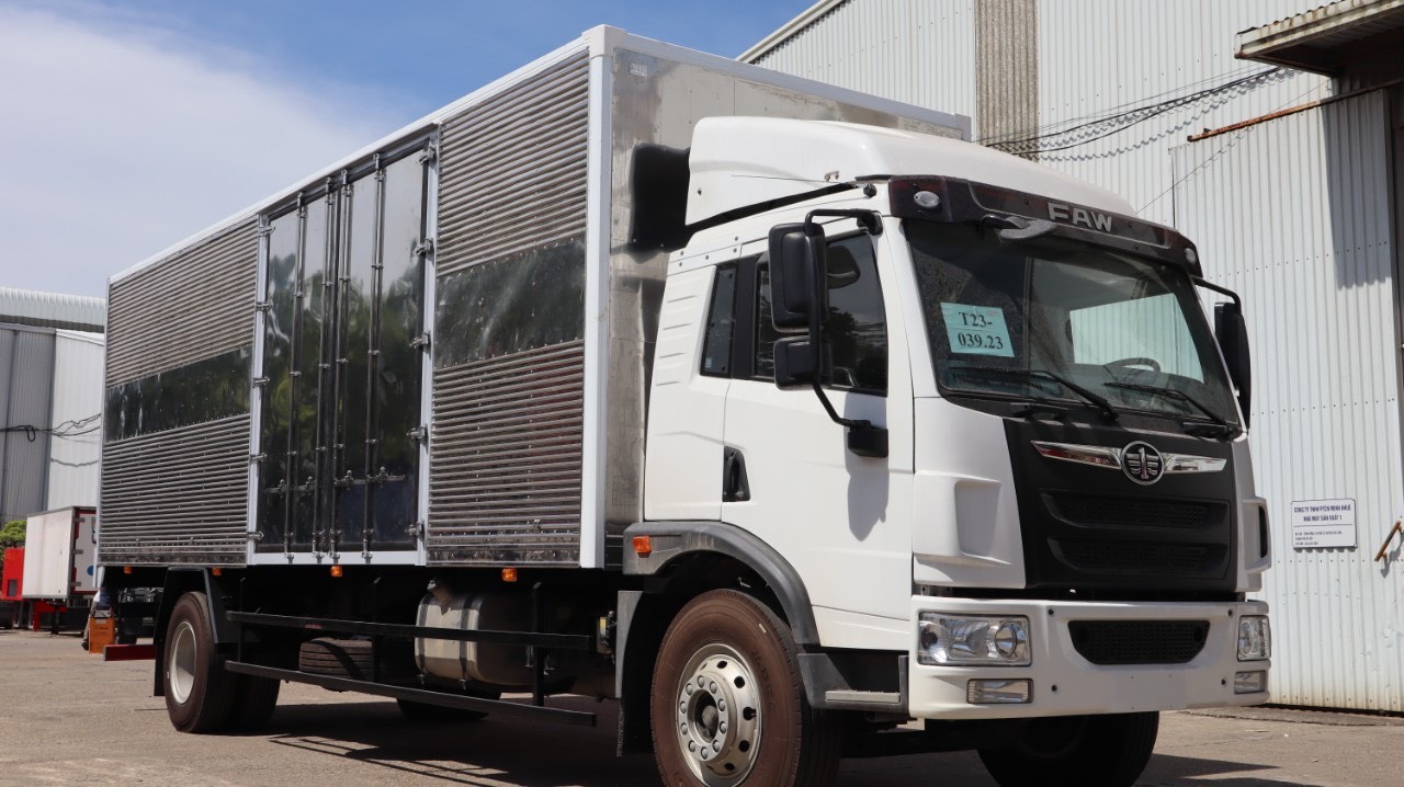Howo La Dalat 2020 - Giá xe tải thùng dài 8 tấn, xe tải Faw 8 tấn thùng dài
