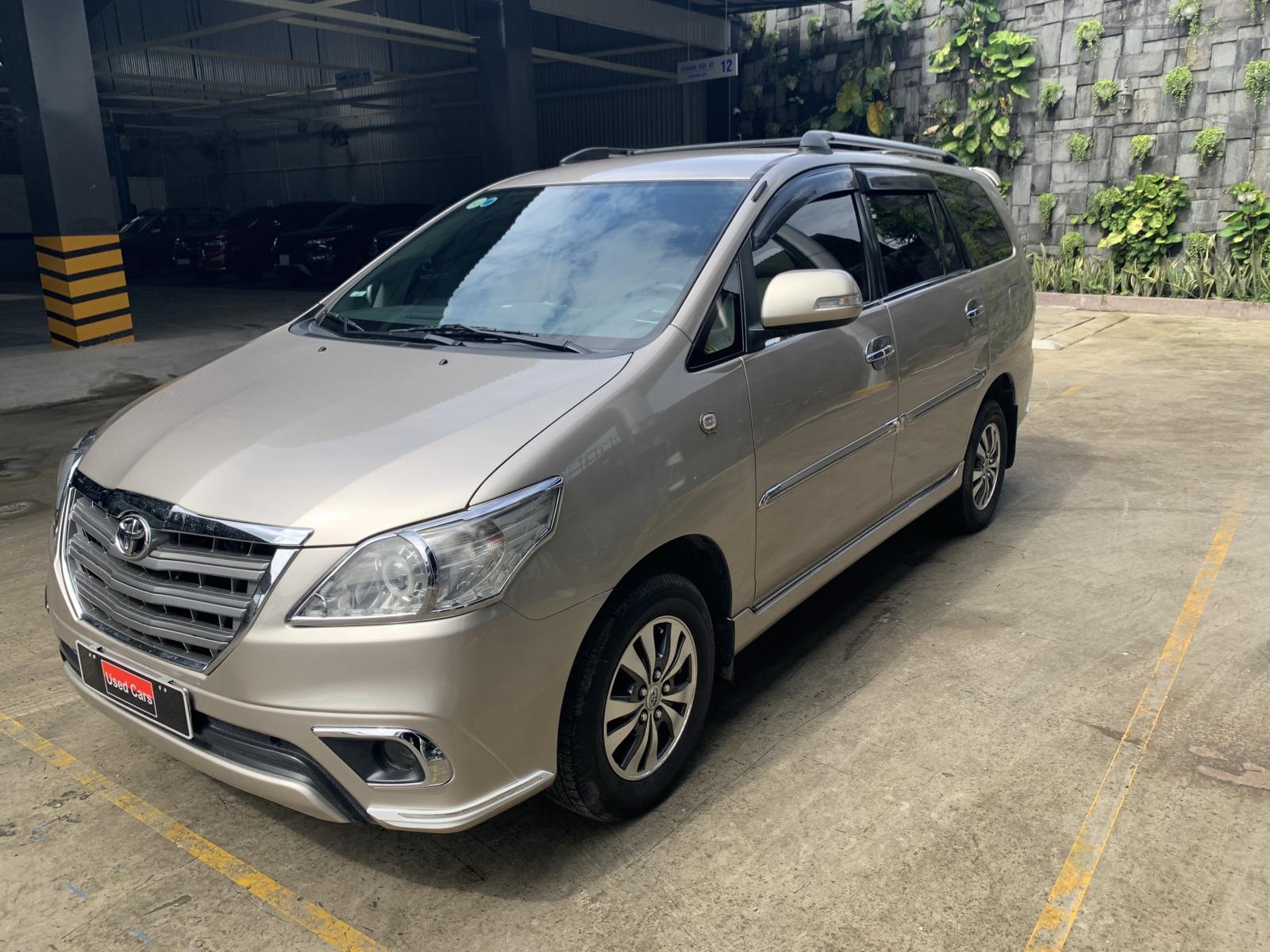 Toyota Innova G 2014 - Cần bán xe Toyota Innova G đời 2014, màu nâu, giá còn Fix mạnh