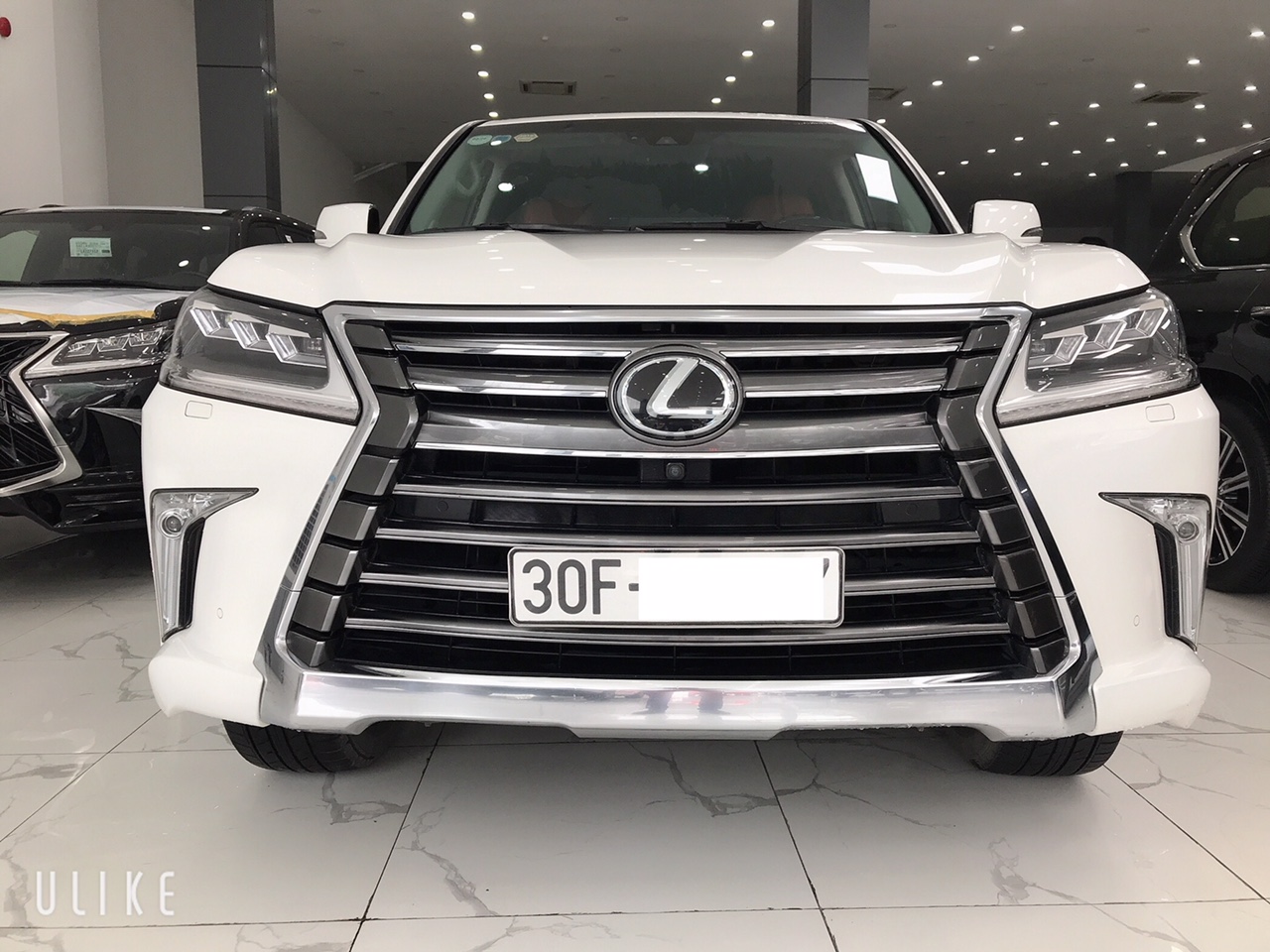 Lexus LX 570 2016 - Bán xe Lexus LX 570 Sport Plus 2016 tên cá nhân, đẹp xuất sắc 