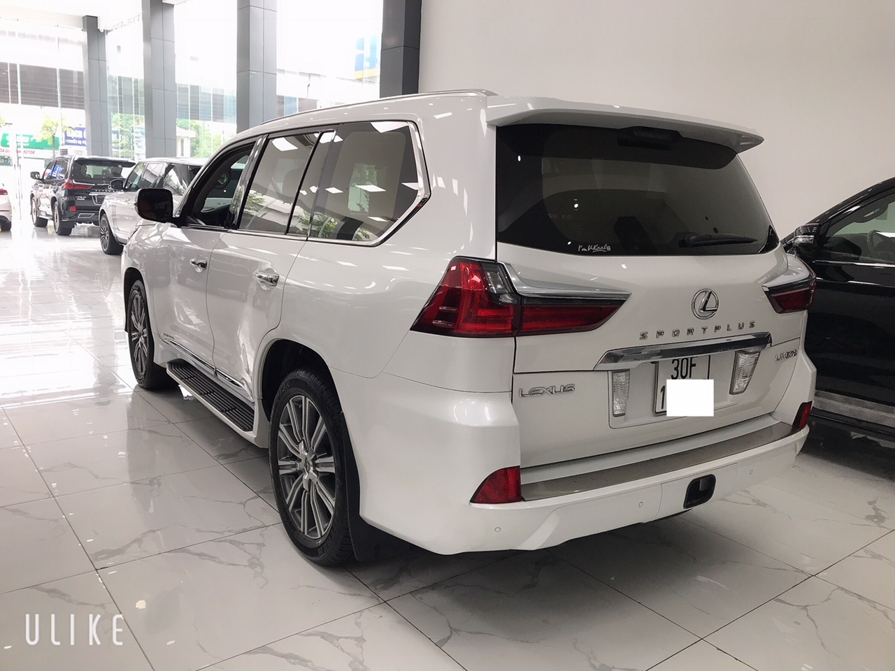 Lexus LX 570 2016 - Bán xe Lexus LX 570 Sport Plus 2016 tên cá nhân, đẹp xuất sắc 