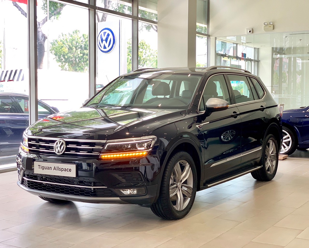 Volkswagen Tiguan Luxury 2020 - Bán ô tô Volkswagen Tiguan Luxury - Tặng 50% phí trước bạ