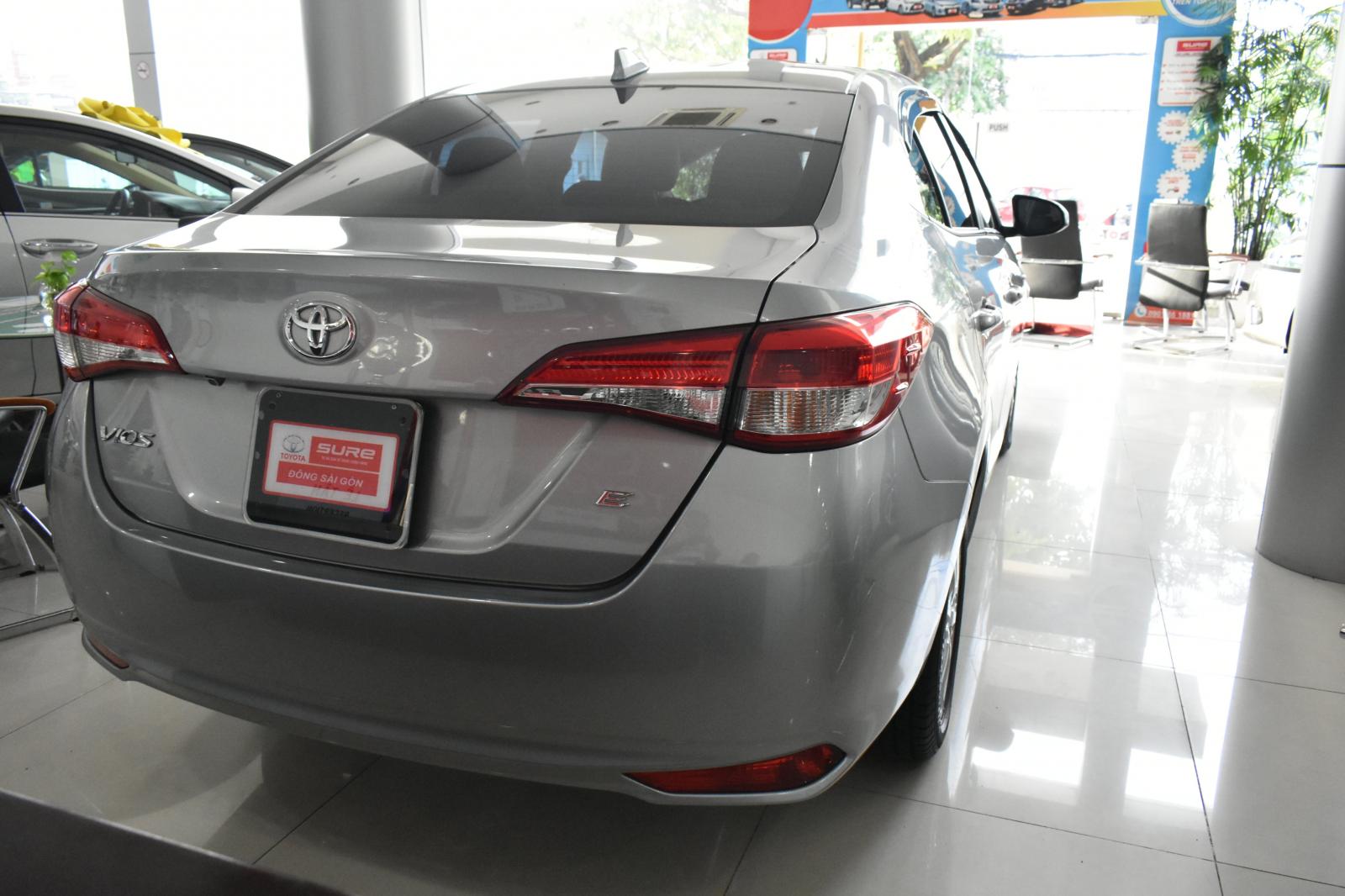 Toyota Vios 1.5E MT 2019 - Cần bán gấp Toyota Vios 1.5E MT sản xuất 2019, màu bạc