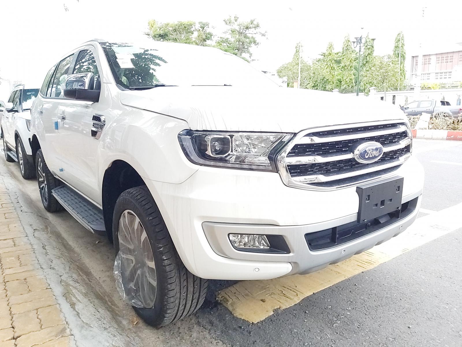 Ford Everest Titanium 2.0L 4x2 2020 - Bán ô tô Ford Everest Titanium 2.0L 4x2 đời 2020, màu trắng, nhập khẩu nguyên chiếc