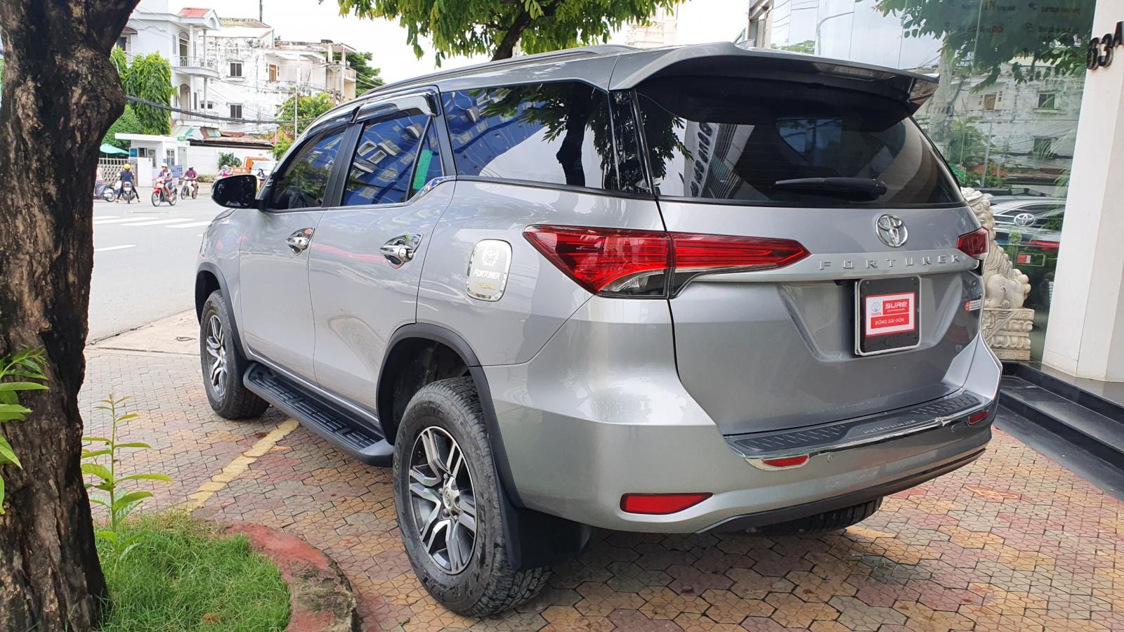 Toyota Fortuner G 2019 - Cần bán lại xe Toyota Fortuner G năm 2019, màu bạc