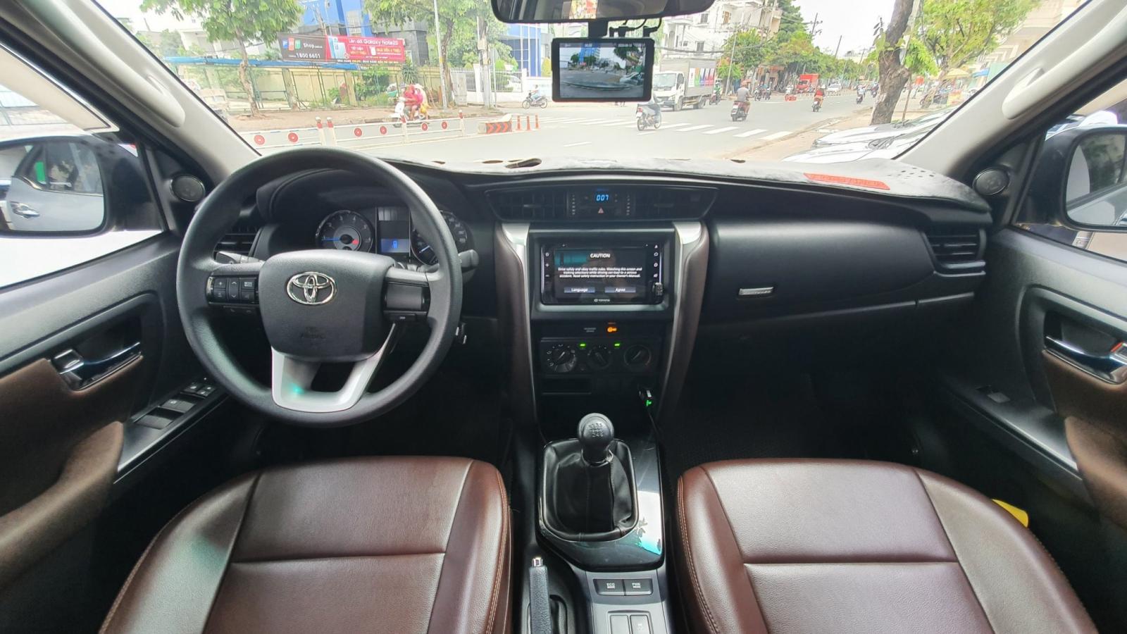 Toyota Fortuner G 2019 - Cần bán lại xe Toyota Fortuner G năm 2019, màu bạc