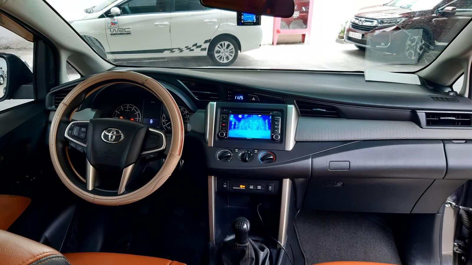 Toyota Innova E 2019 - Bán ô tô Toyota Innova E đời 2019, màu xám, 720tr