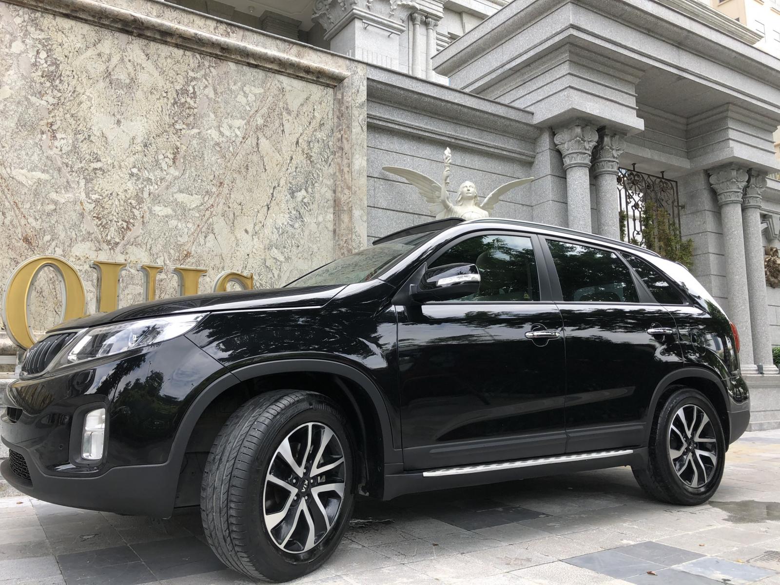 Kia Sorento 2.4GATH 2019 - Cần bán gấp Kia Sorento 2.4GATH đời 2019, màu đen, như mới