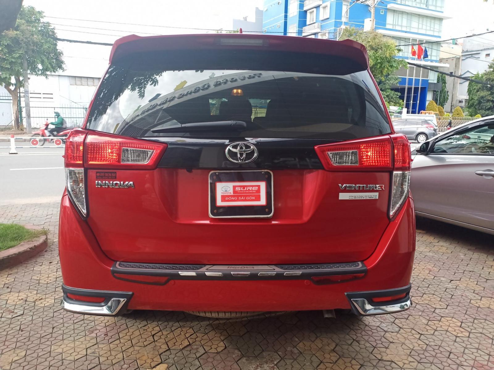 Toyota Innova 2018 - Cần bán gấp Innova Venturer 2018 Đk 2019