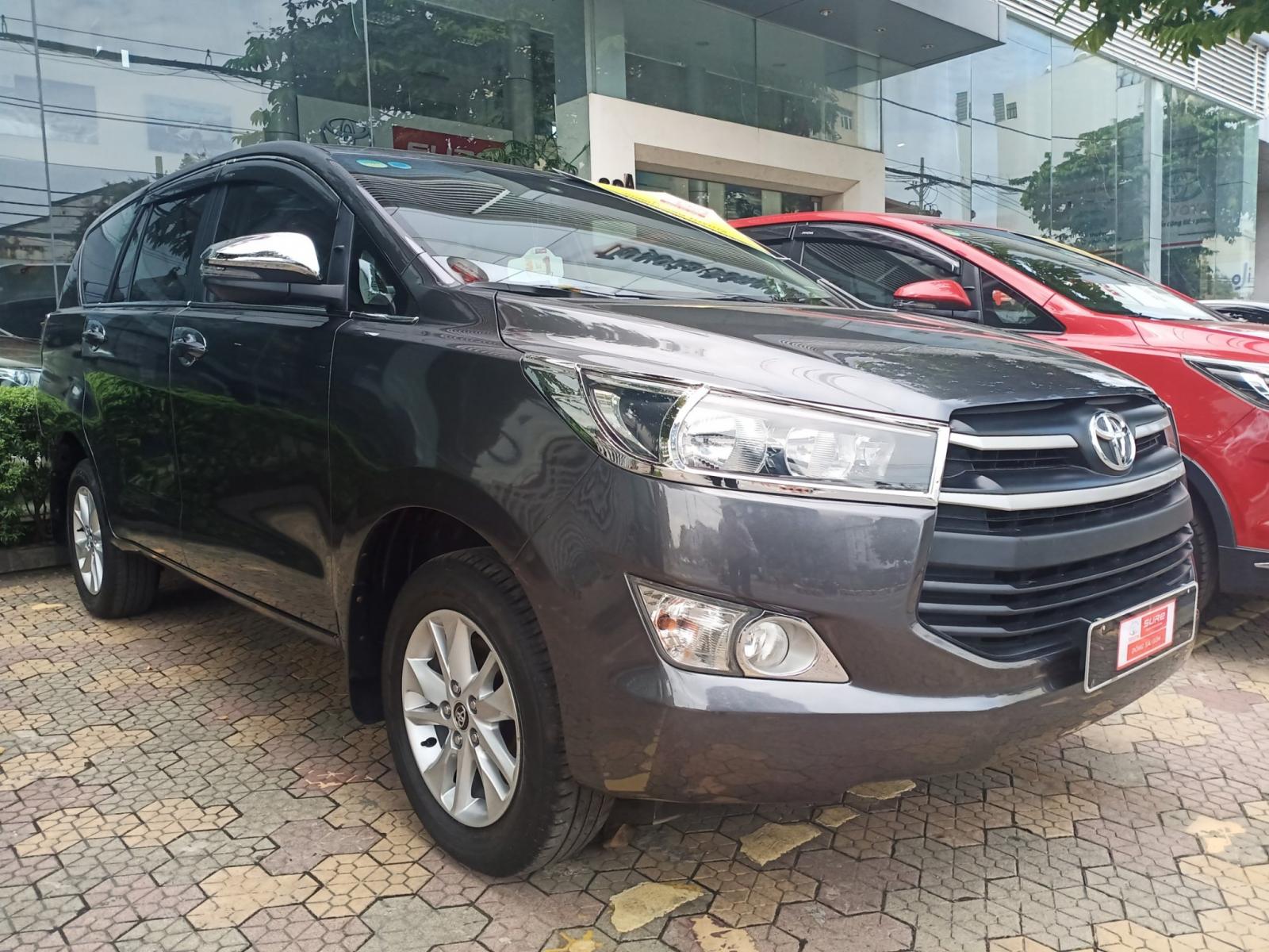 Toyota Innova 2.0E 2019 - Bán ô tô Toyota Innova 2.0E đời 2019, màu xám