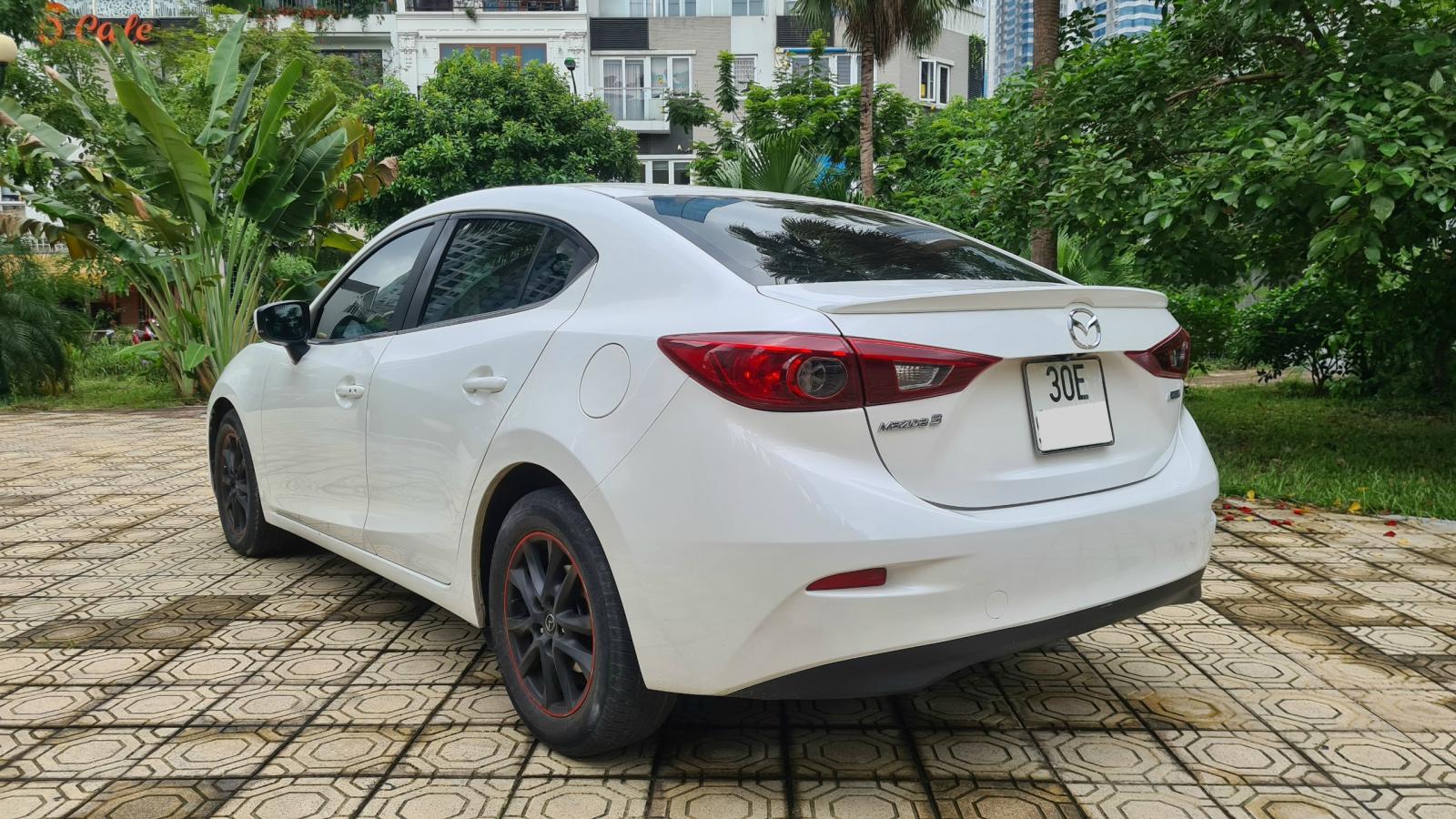 Mazda 3 2017 - Cần bán gấp Mazda 3 1.5AT đời 2017, màu trắng