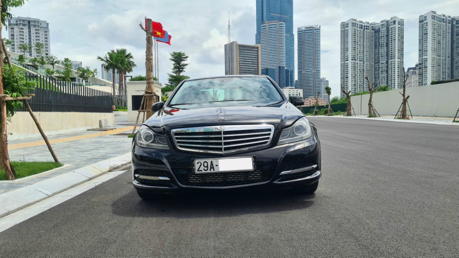 Mercedes-Benz C250   2011 - Bán xe Mercedes C250 Class đời 2011, màu đen, 525tr