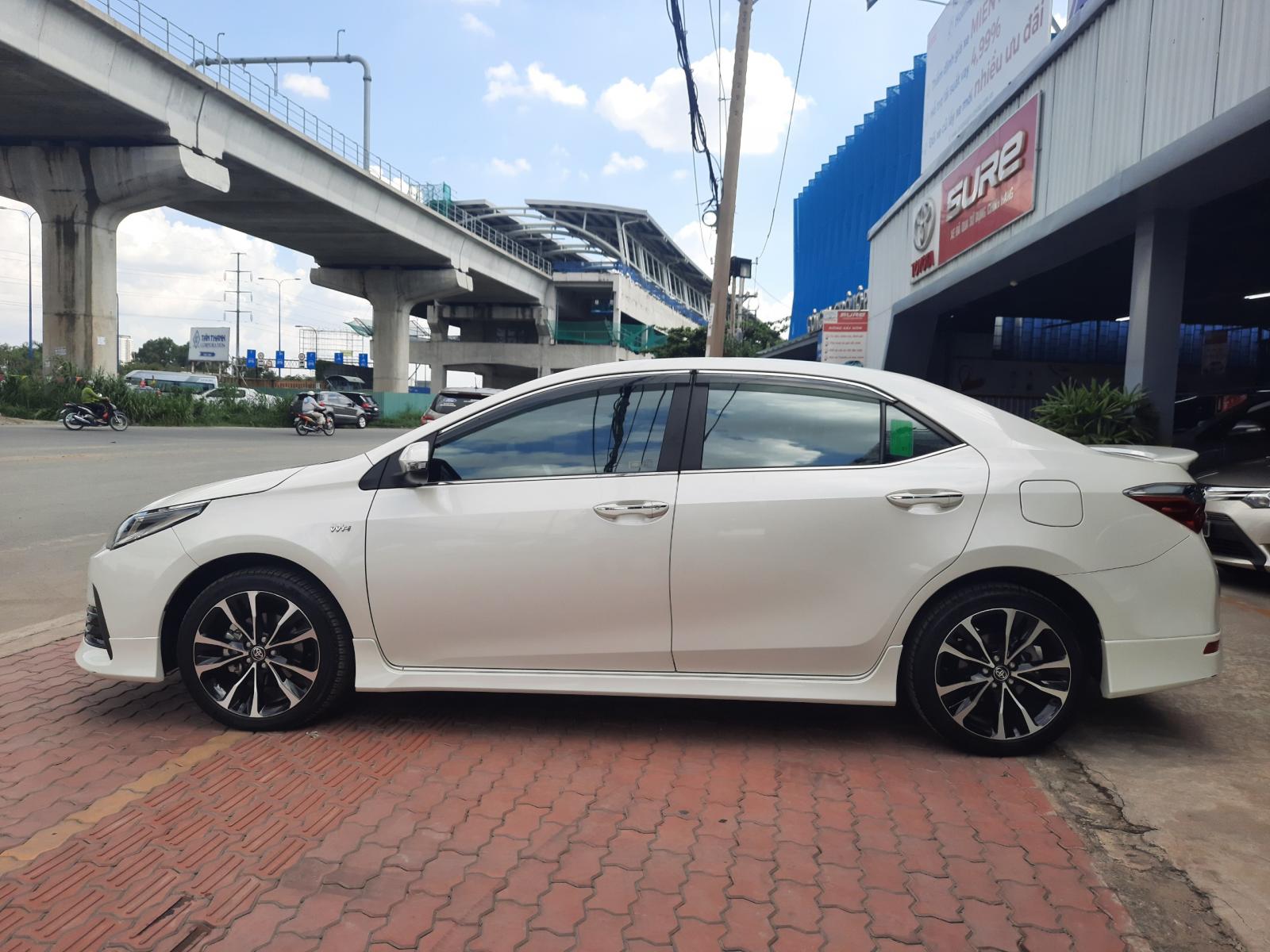 Toyota Corolla altis 2.0E 2013 - Bán Corolla altis 2.0E đời 2013 chuẩn nhà đi