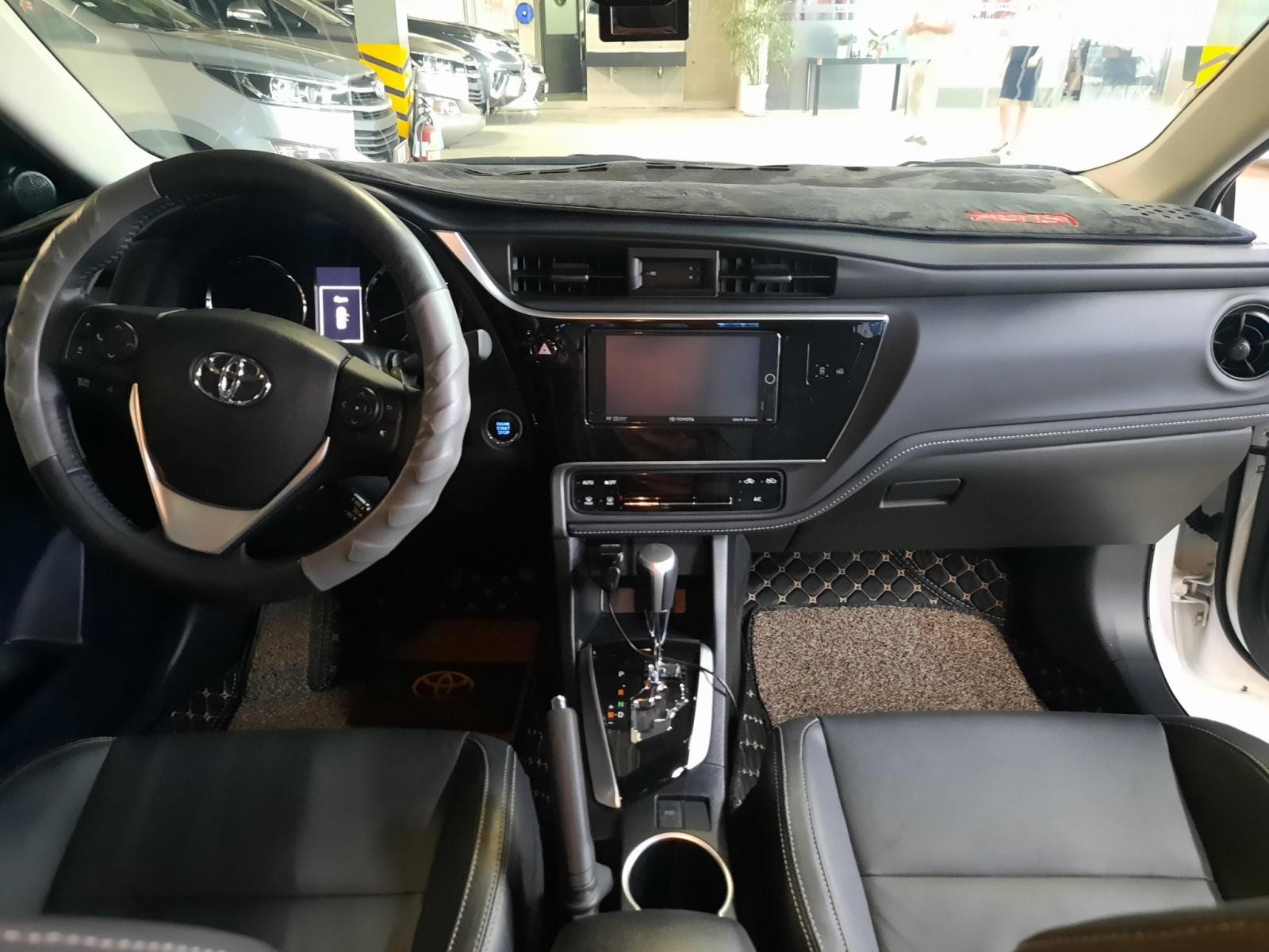 Toyota Corolla altis 2.0E 2013 - Bán Corolla altis 2.0E đời 2013 chuẩn nhà đi