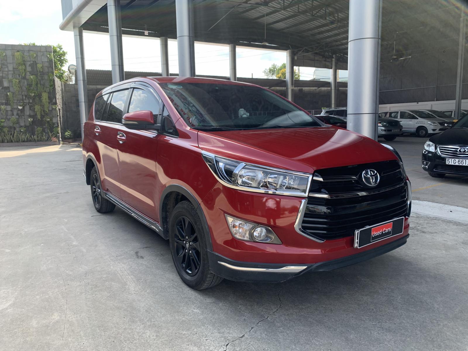 Toyota Innova Venturer 2018 - Cần bán xe Toyota Innova Venturer đời 2018, màu đỏ, 790tr