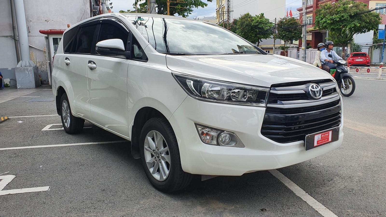 Toyota Innova 2019 - Cần bán lại xe Toyota Innova đời 2019, màu trắng, giá tốt