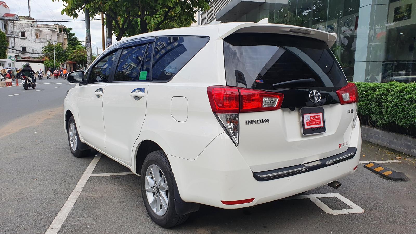 Toyota Innova 2019 - Cần bán lại xe Toyota Innova đời 2019, màu trắng, giá tốt