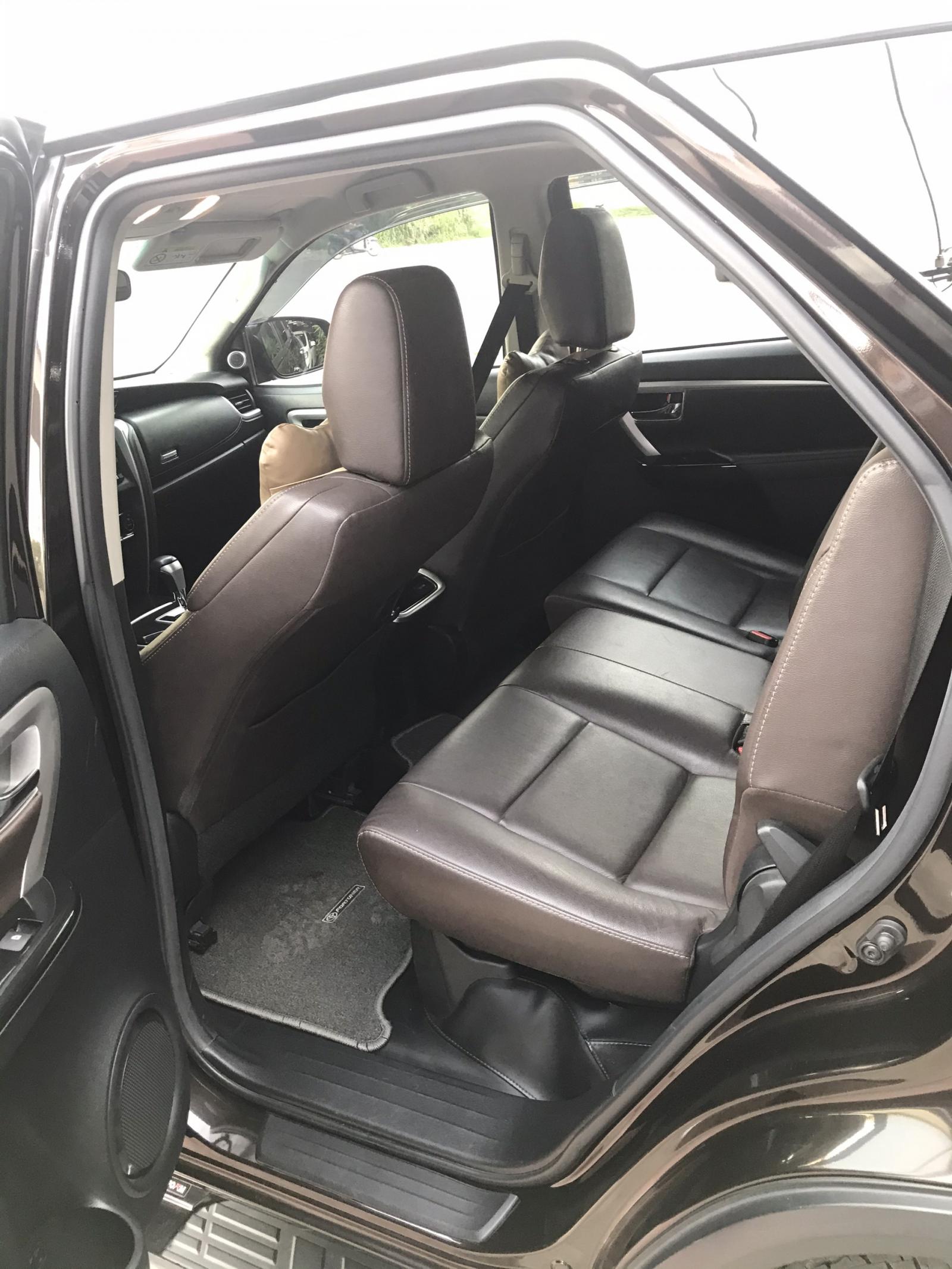 Toyota Fortuner 2.7 AT 4x2 2017 - Bán ô tô Toyota Fortuner 2.7 AT 4x2 đời 2017, màu nâu, số tự động giá cạnh tranh