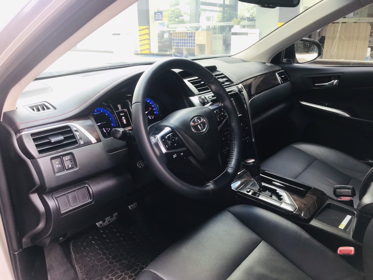 Toyota Camry 2.5Q 2015 - Cần bán Toyota Camry 2.5Q đời 2015, nhập khẩu chính hãng, giá ưu đãi 