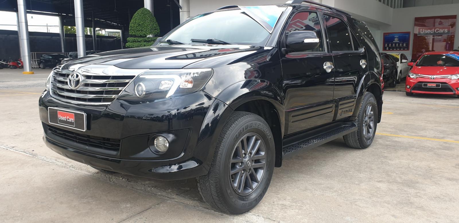 Toyota Fortuner V 2013 - Bán xe Toyota Fortuner V 2013, màu đen, giá chỉ 610 triệu