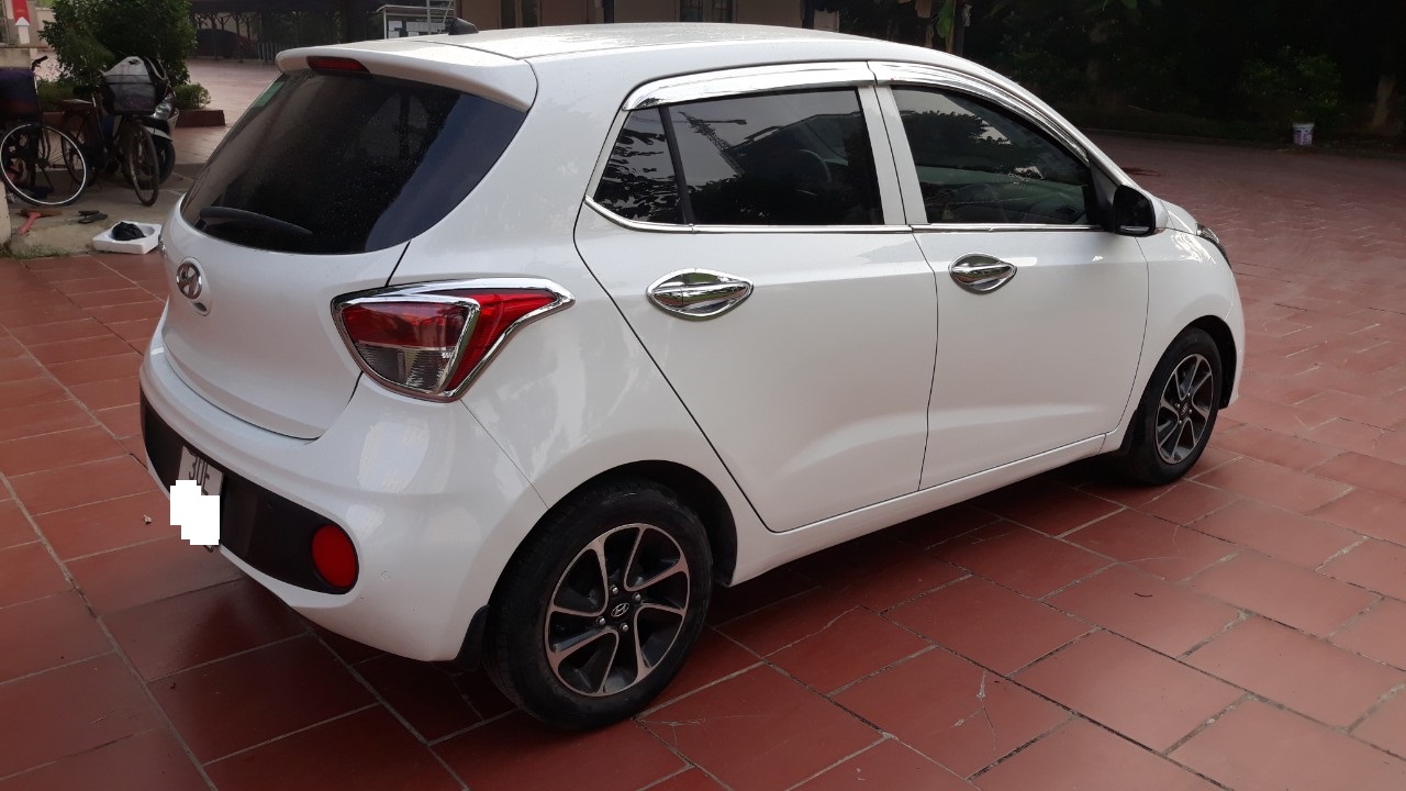 Hyundai Grand i10 2017 - Chính chủ cần bán Hyundai i10, 2017, xe nhập, bản full