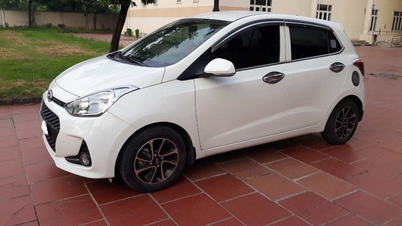 Hyundai Grand i10 2017 - Chính chủ cần bán Hyundai i10, 2017, xe nhập, bản full