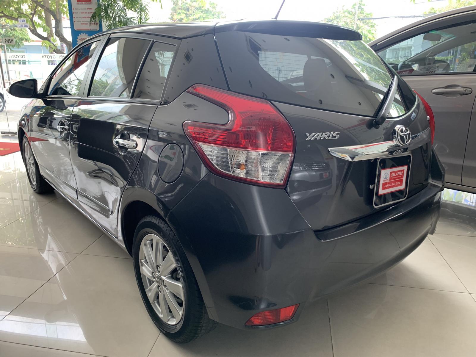 Toyota Yaris 2015 - Bán ô tô Toyota Yaris đời 2015, màu xám, nhập khẩu chính hãng 