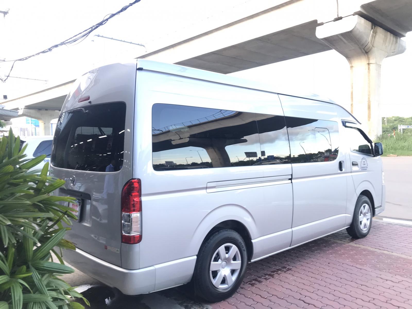 Toyota Hiace 2018 - Cần bán xe Hiace máy dầu số sàn 2018