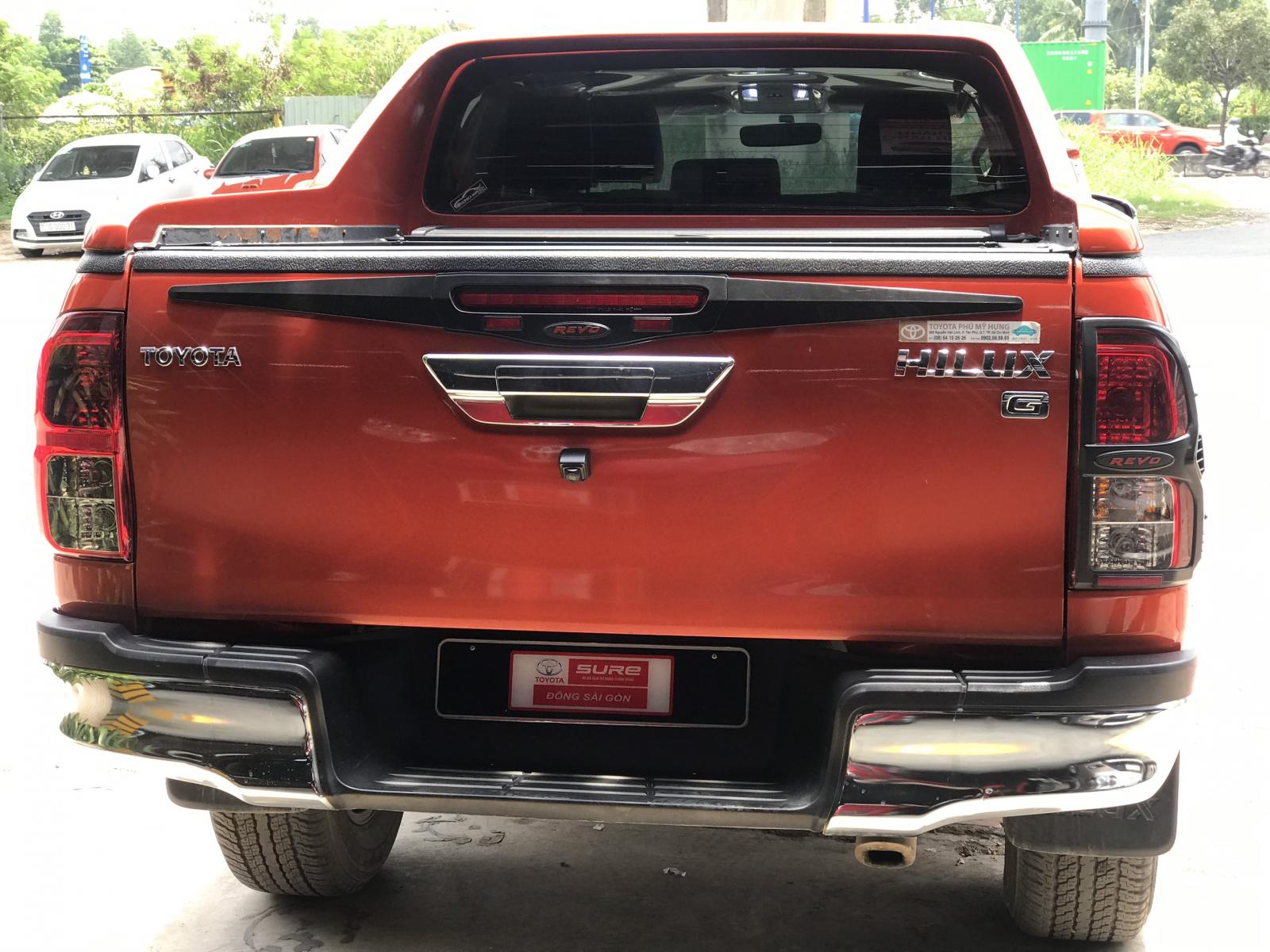 Toyota Hilux 2017 - Bán xe Toyota Hilux 2.8G 4x4 số tự động đời 2017 màu cam siêu đẹp, giá tốt