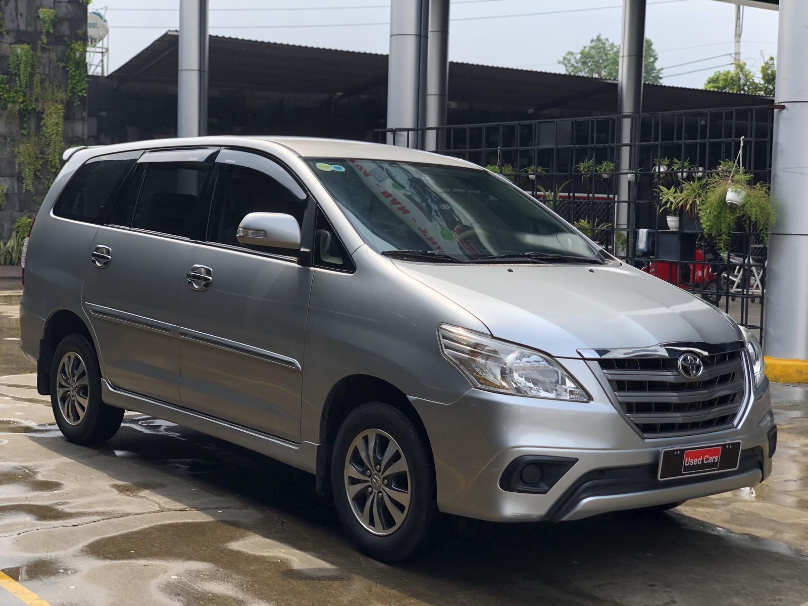 Toyota Innova 2.0E 2016 - Cần bán lại xe Toyota Innova 2.0E đời 2016, màu bạc, giá khuyến mãi