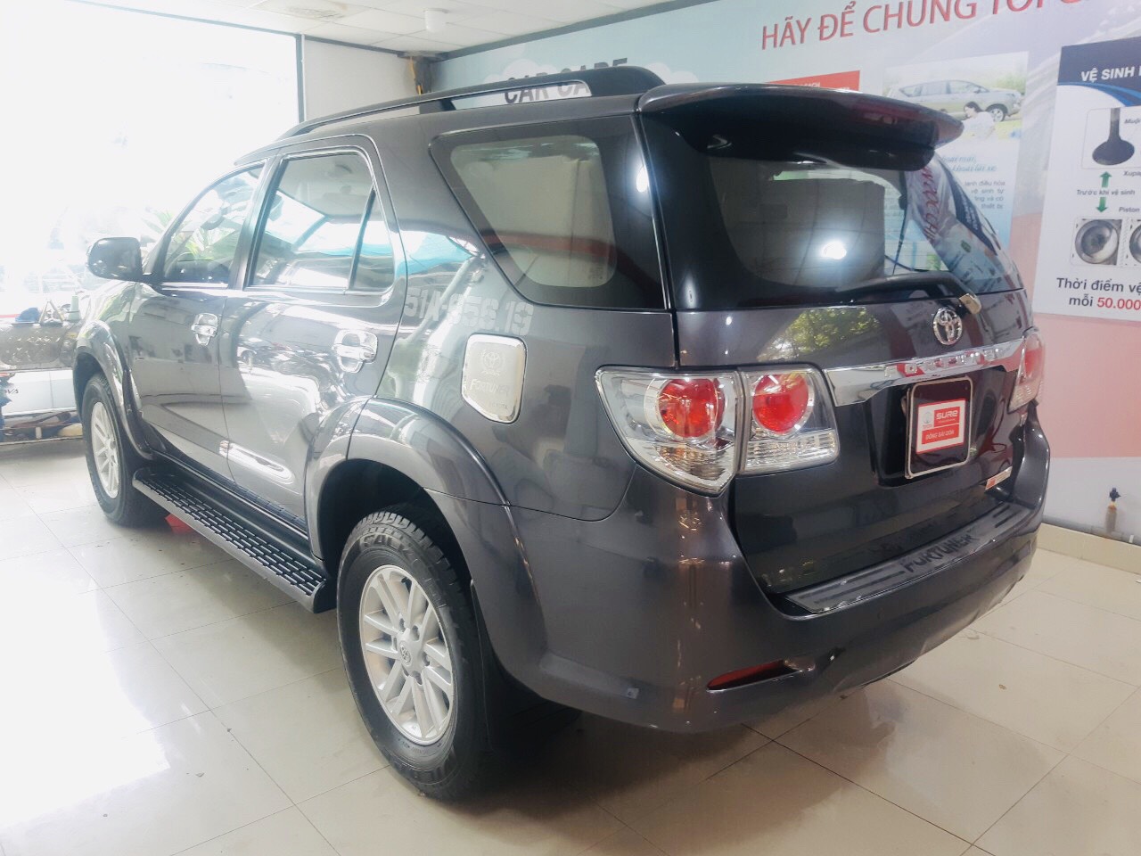 Toyota Fortuner V 2013 - Bán xe Toyota Fortuner V 2013, màu xám, số tự động