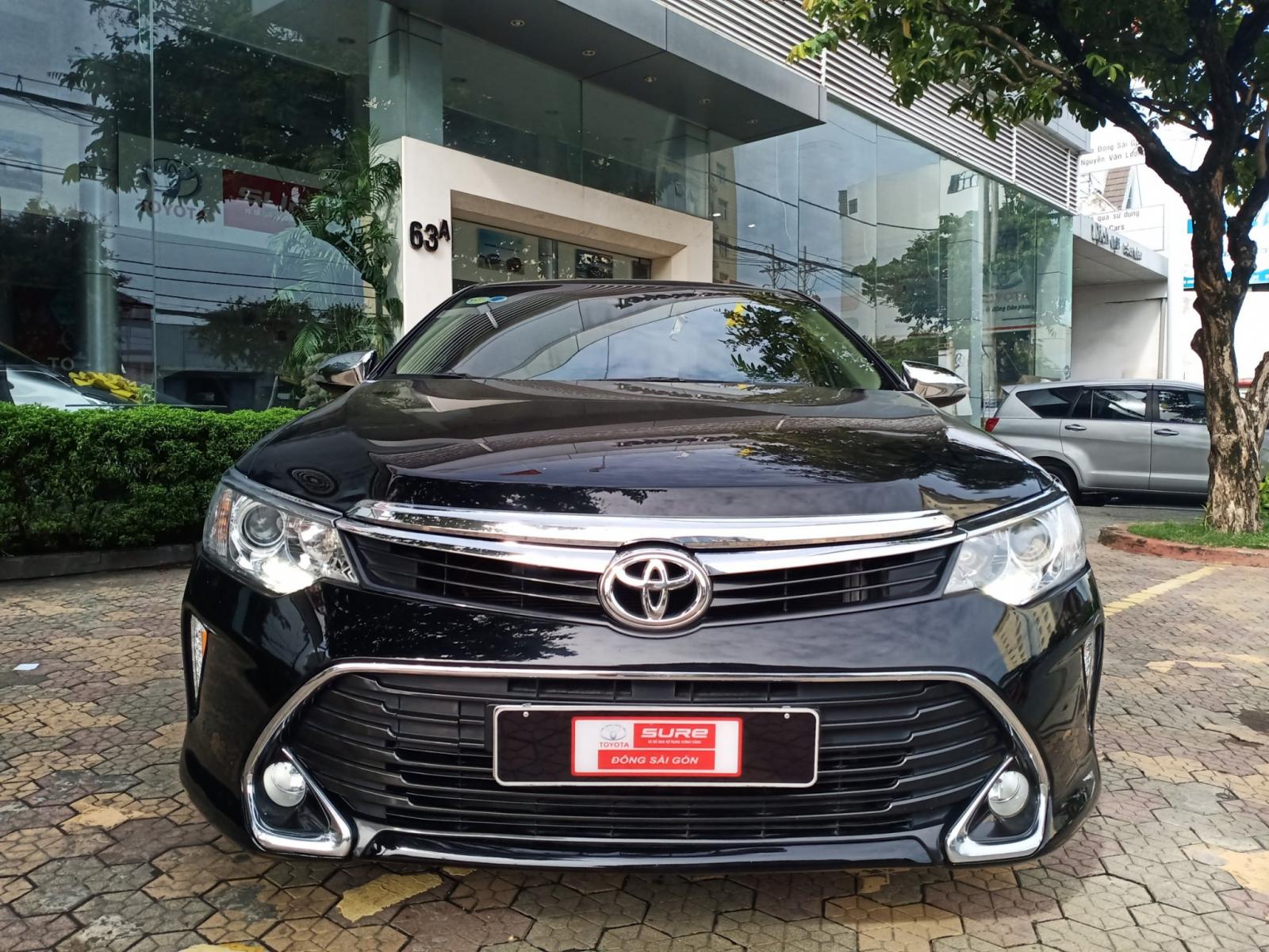 Toyota Camry E 2017 - Cần bán lại xe Toyota Camry E đời 2017, màu đen, nhập khẩu chính hãng