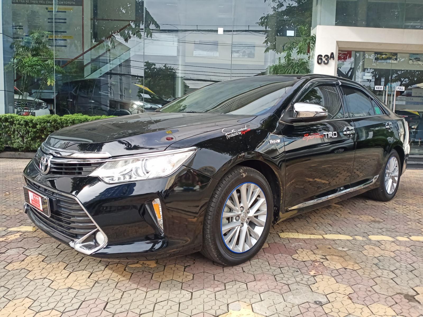 Toyota Camry E 2017 - Cần bán lại xe Toyota Camry E đời 2017, màu đen, nhập khẩu chính hãng