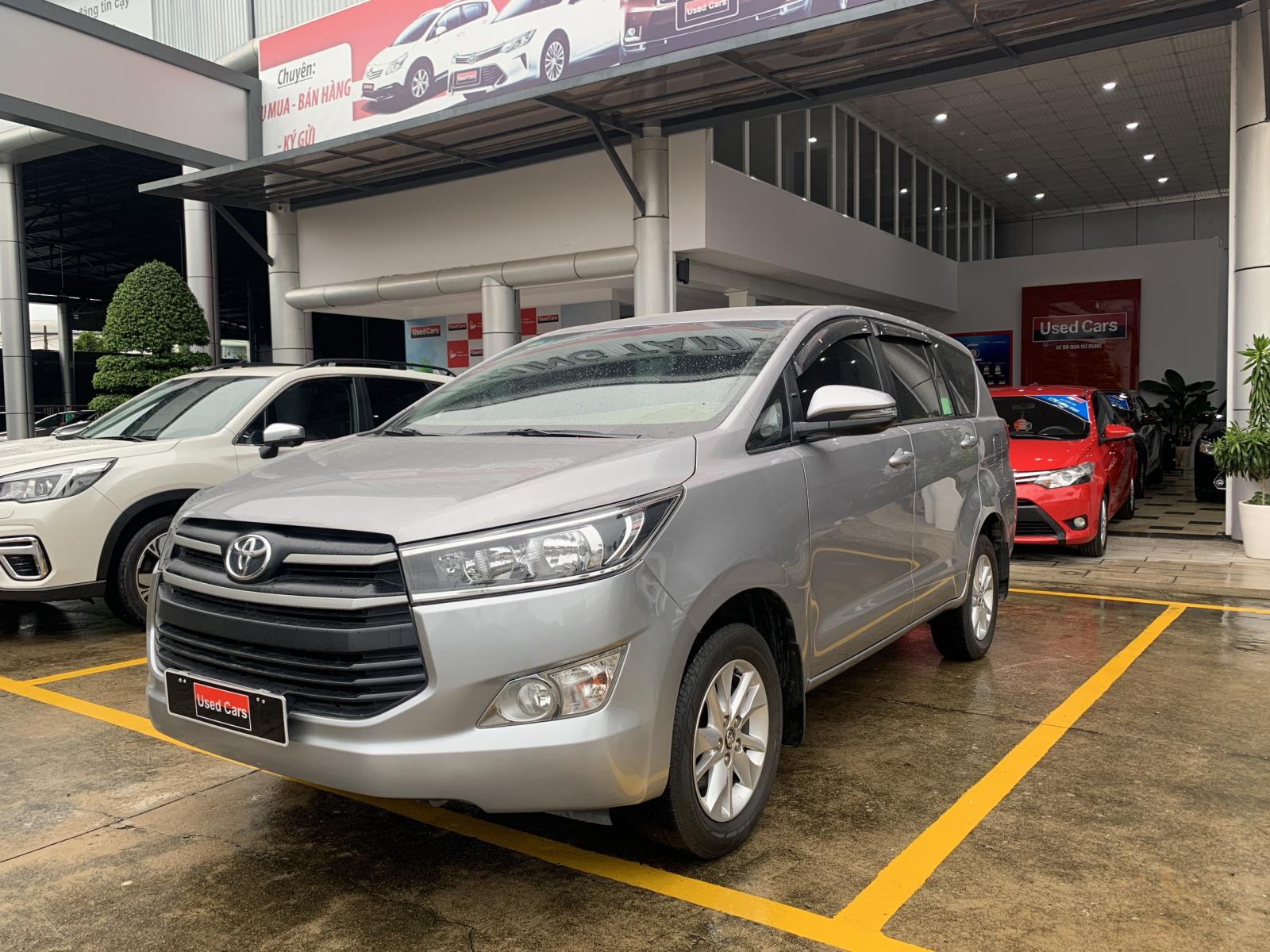 Toyota Innova 2.0E 2019 - Bán xe Toyota Innova 2.0E 2019, màu bạc, giá thương lượng mạnh