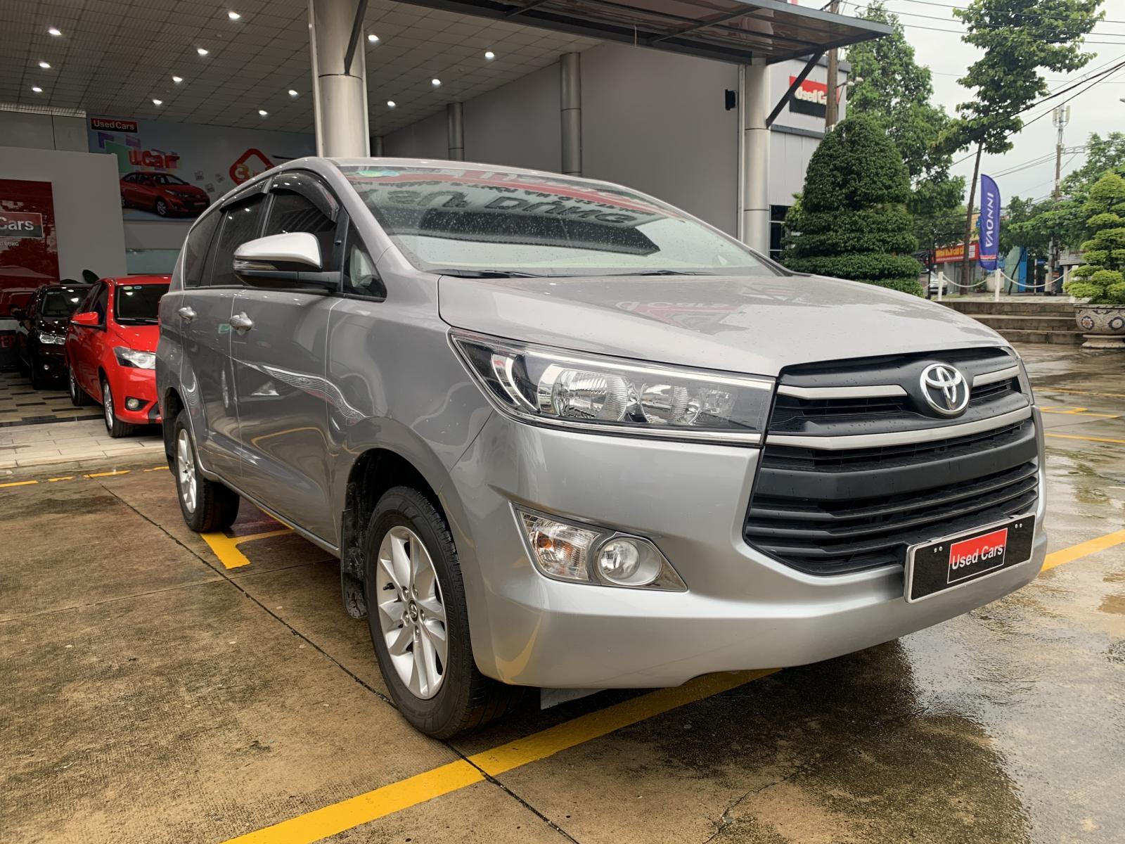 Toyota Innova 2.0E 2019 - Bán xe Toyota Innova 2.0E 2019, màu bạc, giá thương lượng mạnh