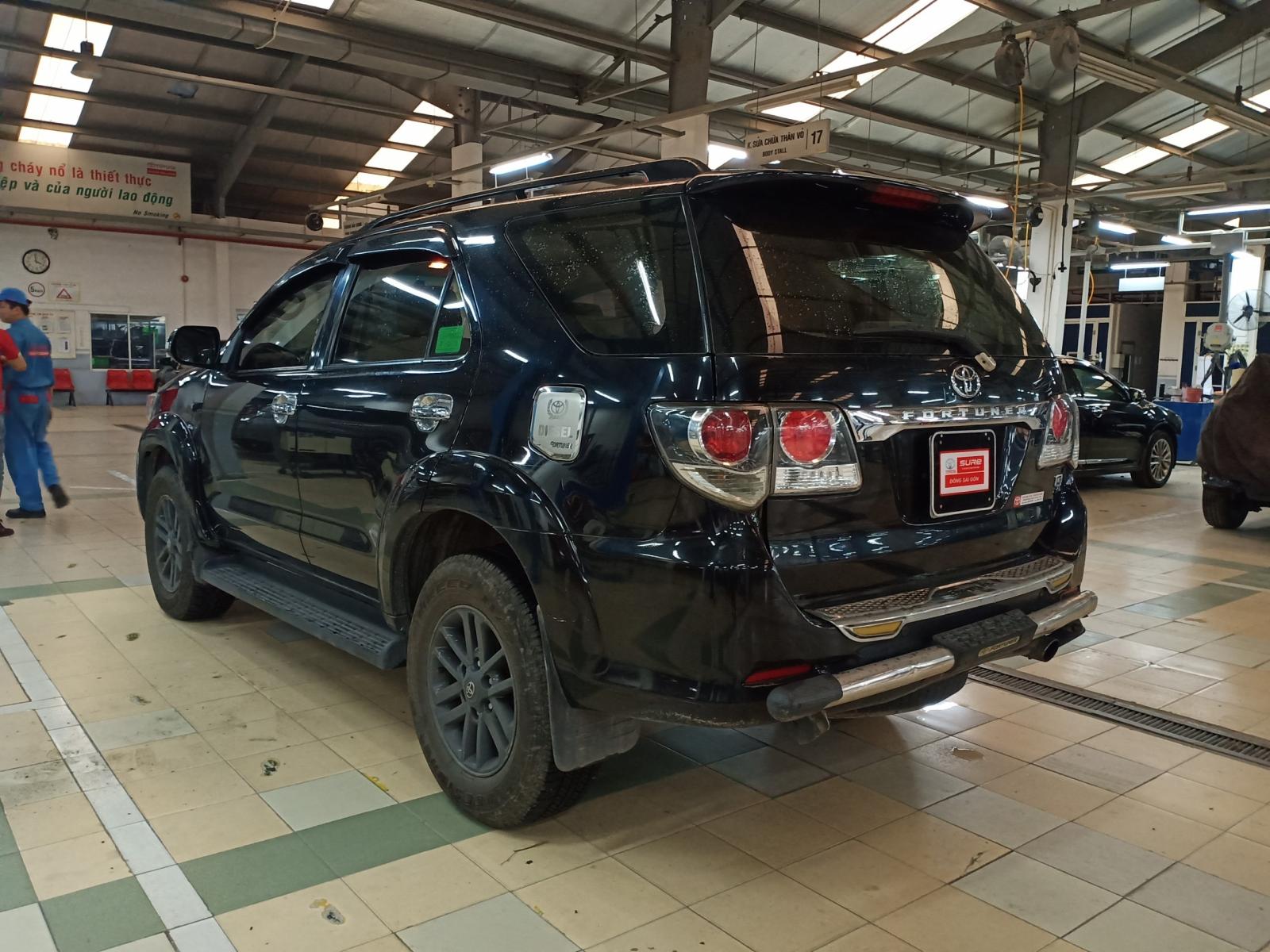 Toyota Fortuner G 2015 - Cần bán Toyota Fortuner G đời 2015, màu đen, chạy 86.000km siêu đẹp siêu chất