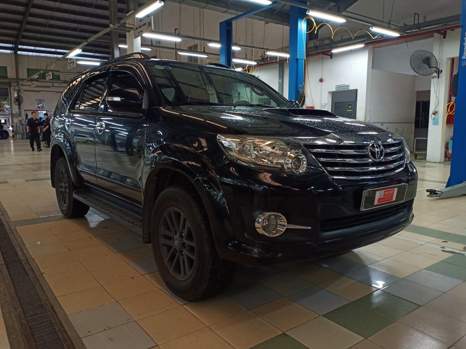 Toyota Fortuner 2.4G 2015 - Bán Toyota Fortuner 2.4G 2015, màu đen, giá ưu đãi