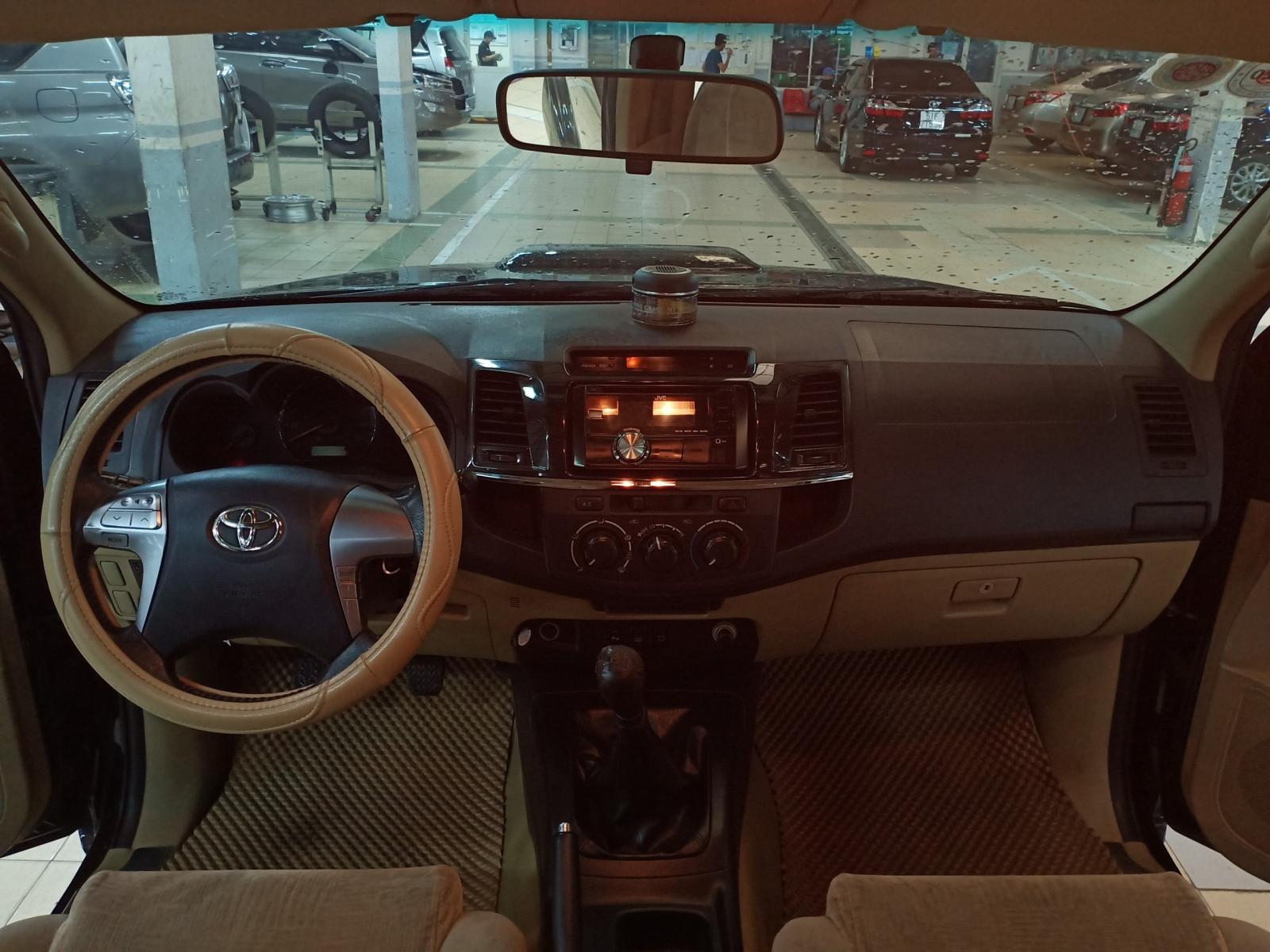 Toyota Fortuner 2.4G 2015 - Bán Toyota Fortuner 2.4G 2015, màu đen, giá ưu đãi